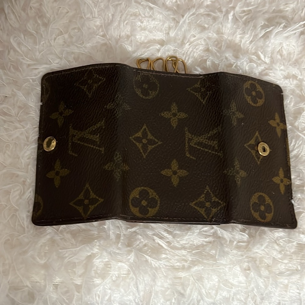 Authentic Louis Vuitton Monogram 6 Ring Key Cles GUC - Picture 7 of 8